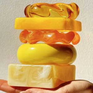 Brazaletes de Resina para Mujer de Creative Art Zone - Último Diseño, Artesanía Moderna en Colores Personalizados para Fiestas y Uso Diario - Product Image 1