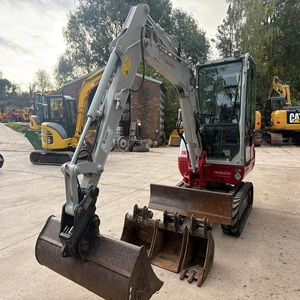 Mini-excavatrice Takeuchi avec un design compact et des capacités de creusement puissantes pour les applications de construction professionnelles - Product Image 2