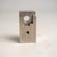 AMT VINA Support de positionnement de précision complexe en acier inoxydable usiné CNC, bloc de cavité à pas 3D