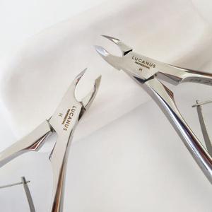Coupe-cuticules de qualité supérieure LUCANUS, type H, coupe-ongles professionnel pour les doigts, avec accessoires, design portable et boîte cadeau - Product Image 6