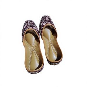 Footwear Fashion Trend OEM Customized Genuine Leather Ladies Embroidery Red Shoe Traditional Indian Rajasthani Elastic Band - Product Image 6