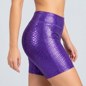 Shorts de pole dance pour femmes avec technologie antidérapante, offrant une extensibilité confortable, une adhérence sécurisée, un tissu doux et un soutien flexible pour la danse. - Product Image 5