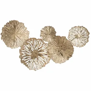 Décoration murale élégante en métal avec motif floral, artisanale pour les intérieurs modernes, idéale pour décorer les chambres et les salons - Product Image 2