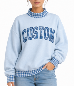 Sudadera personalizada para mujer con cuello simulado, mangas con patchwork de guinga, apliques de letras y hombros caídos de corte oversize - Product Image 1
