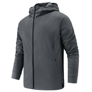 Veste Softshell Homme Sportive à Capuche Zippée Grise Unie Légère Coupe-Vent avec Poches Entièrement Zippées pour l'Automne – Plus Chaude - Product Image 1