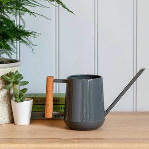 Arrosoir robuste galvanisé pour jardin avec poignée ergonomique et finition résistante à la rouille - Product Image 5