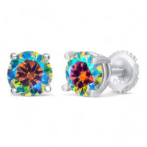 Pendientes Solitarios de Moissanita Ópalo Arcoíris en Plata de Ley con Engaste de Cuatro Puntas, Diseño Iridiscente Multicolor - Product Image 1