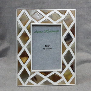 งานศิลปะออกแบบตามสั่ง ขายส่ง งานตกแต่งผนังไม้ขัดเงาประดับเขาควายสีเบจ พร้อมอะคริลิก - Product Image 1