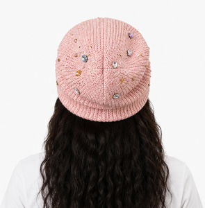 Bonnet tricoté jacquard personnalisé avec strass et patch logo – Bonnet d'hiver orné de pierres précieuses et de paillettes, style mode hivernale - Product Image 2