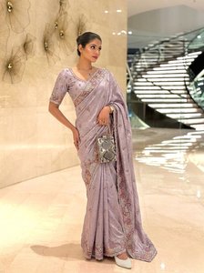Elegante sari de seda color lavanda con borde bordado y blusa para mujer, ropa tradicional india para bodas. - Product Image 2