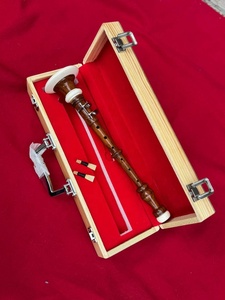 Bombardino musical Obexa de palo de rosa marrón para práctica con 2 cañas y estuche rígido - Product Image 2