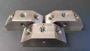 Plaques industrielles en acier inoxydable usinées CNC avec fraisage 5 axes, usinage VMC, électroérosion à fil, brochage, pièces de fabrication - Product Image 3