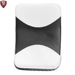 เป้าซ้อมมวย SUMROOS INDUSTRY หนัง PU สีดำขาว ดีไซน์สบายสำหรับการฝึกซ้อม - Product Image 6