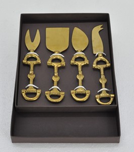 Juego de Servir Queso de Lujo, 4 Piezas, Juego de Cubiertos de Acero Inoxidable con Recubrimiento PVD Dorado, con Asas de Herraje, en Elegante Caja de Regalo Personalizada - Product Image 4