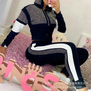 Nuevo Conjunto Deportivo de Terciopelo con Pedrería para Mujer, Traje de Dos Piezas Estilo Juicy Couture - Product Image 2