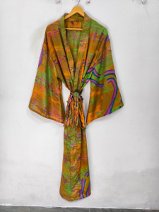 Robe en soie longue jusqu'aux chevilles, robe multicolores, robe de nuit, robe indienne vintage en soie recyclée, kimono en sari - Product Image 2