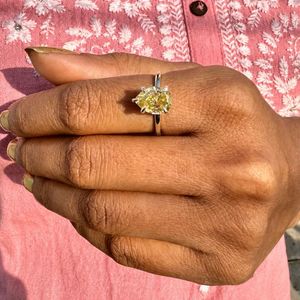 Anillo de Diamante Solitario de Corte Pera en Oro Amarillo de 14K de Lujo para Mujer, Elegante Joyería de Compromiso y Aniversario, Proveedor - Product Image 5