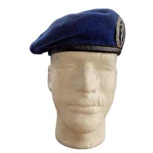 Béret en Mélange de Laine Doux et Chaud Style Classique Logo Personnalisé Chapeau Béret Tendance pour Hiver Cérémonie Extérieure Décontracté Unisexe Vente en Gros - Product Image 3
