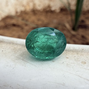 Esmeralda Natural de Zambia de Lujo, 4.50 Quilates, Verde Brillante, Ovalada, para Diseños de Joyería Fina Personalizada Premium - Product Image 2