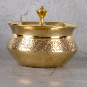 Brass premium brillante con un elegante diseño floral plateado en el borde, disponible a precios de mayorista. - Product Image 2