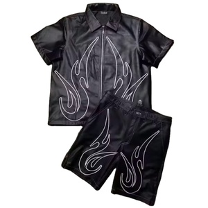 Fabricant OEM Ensemble de survêtements deux pièces avec chemise à fermeture éclair et short personnalisé Streetwear avec broderie pour hommes Ensembles de shorts et manches courtes en cuir - Product Image 1
