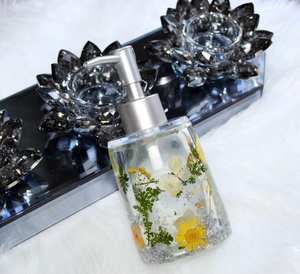 Distributeur de savon et plateau en résine florale faits à la main, décoration de salle de bain printanière - Product Image 2