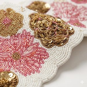 Hermoso camino de mesa con cuentas y diseño de bordado artístico para centro de mesa de comedor y decoración del hogar a bajo costo. - Product Image 3
