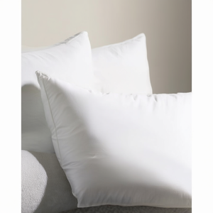 Oreiller de lit doux à rayures blanches avec passepoil 20x30 pouces - Coussin de literie pour la maison et l'hôtel - Product Image 3