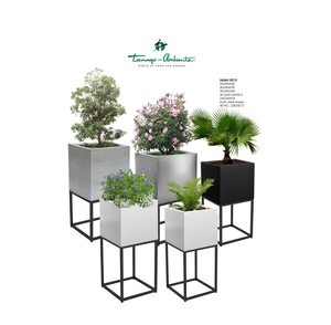 Pot en zinc avec base en fer pour la décoration de la maison et les fleurs de jardin - Product Image 2