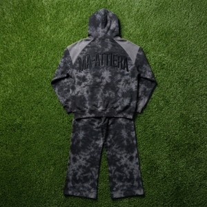 Ensemble survêtement streetwear homme noir et gris tie-dye avec sweat à capuche zippé et pantalon large, détail manches orné de strass, personnalisable OEM ODM - Product Image 6