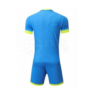 Vêtements d'équipe personnalisés en polyester 100% avec fournisseur d'uniformes de football LOGO au Pakistan/Nouvel arrivage d'uniformes de football les plus vendus - Product Image 2