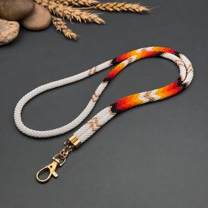 Chaîne de corps perlée faite à la main, élégante, durable et légère, accessoire pour badge d'identité de bureau, d'école, porte-clés ou collier pour usage quotidien - Product Image 1