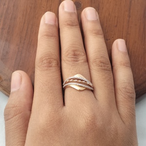 Anillo de Oro Sólido de 18K con Diamantes, Diseño Cruzado Infinito, Elegante y Minimalista, para Mujer, Acabado Pulido, Fino - Product Image 2