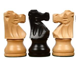 Reproducción de piezas de ajedrez francesas Lardy, Rey de 3.75 pulgadas en madera de abedul ebonizada y natural al mejor precio - Product Image 3