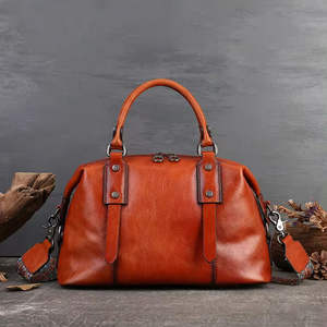 Bolso de hombro de cuero genuino personalizado, hecho a mano, con cierre de cremallera, para compras, con asa superior, para mujer. - Product Image 6