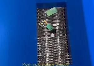 Déchiqueteuse électronique à double arbre pour le recyclage des cartes PCB, des pièces d'ordinateur, du métal et du plastique – Grande capacité - Product Image 5