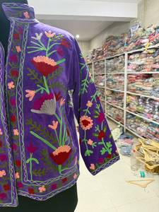 Chaqueta de terciopelo floral bordada a mano para mujer, cuello mandarín, manga larga, estilo étnico de otoño, regalo para ella - Product Image 3