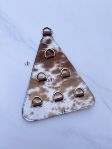 Gancho de pared de latón artesanal personalizado con cuero genuino de vaca para bufandas, paños y toallas de cocina, organizador colgante de lujo. - Product Image 3