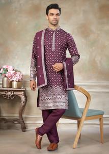 Ensemble Kurta Pyjama Traditionnel pour Hommes en Soie Pure avec Broderie et Dupatta Assorti pour Mariage et Diwali - Product Image 6