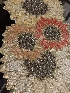 Camino de Mesa Bordado con Diseño Floral de Girasoles, Decoración Rústica para el Hogar, Lavable a Mano - Product Image 5