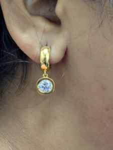 Boucles d'oreilles pendantes de luxe en moissanite taille élégante 2 carats, serties clos, en or jaune massif 10K certifié, cadeau de mariage pour femme chrétienne - Product Image 1