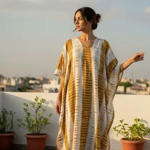 Precioso Vestido Kaftán de Algodón Tie-Dye para Niñas y Mujeres, Cuello en V, Largo Maxi, 100% Algodón, Estilo Casual con Cinturón Bordado - Product Image 1