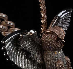 Pendentif hibou ailé en moissanite VVS1 fait main pour homme, sans chaîne, en argent sterling 925 avec diamants entièrement sertis - Product Image 3