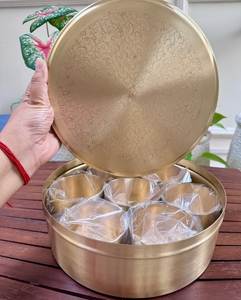 Organisateur d'épices en laiton écologique et durable avec couvercle gravé décoratif, coupelles à masala séparées, design de rangement compact, compatible lave-vaisselle - Product Image 6