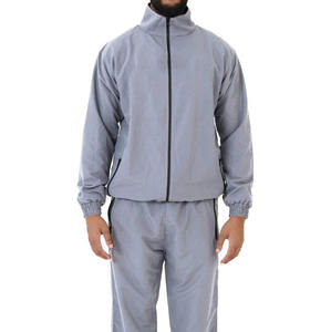 Ensemble de survêtement gris clair pour homme à manches longues, col montant, fermeture éclair, poches latérales, respirant, décontracté, pour l'automne - Product Image 1