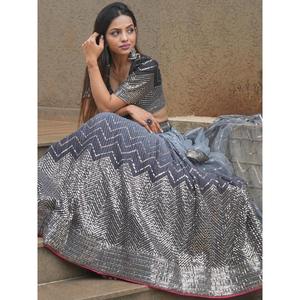 ชุดเลเฮนกาโชลีผ้าไหมปักเลื่อมสีดำสวยงาม ดีไซน์เนอร์ออกแบบ พร้อมผ้าคลุมไหล่ ผลิตโดย Zeel Clothing - Product Image 3