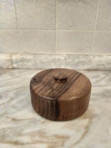 Attrape-rêves artisanal peint à la main en fluorite, améthyste et rose, respectueux de l'environnement, en matériaux organiques, ornement de voiture suspendu, artisanat naturel unique - Product Image 1