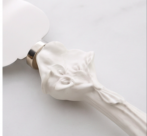 Ensemble de 2 couteaux et spatules à gâteau en céramique avec manche en forme de femme, lame en acier inoxydable, pour usage domestique et pour les fêtes - Product Image 2