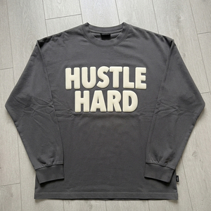Camiseta Personalizada de Manga Larga para Hombre con Estampado Puff, 100% Algodón Premium, Corte Holgado y Cuadrado, Hombros Caídos, Estilo Urbano - Product Image 1