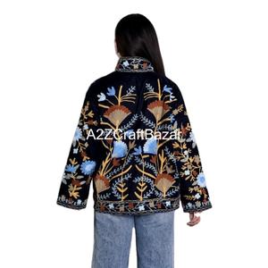 Chaqueta Corta de Invierno Hecha a Mano en India para Mujer, Algodón Transpirable Ecológico con Bordado Floral Suzani, Regalo Perfecto - Product Image 1